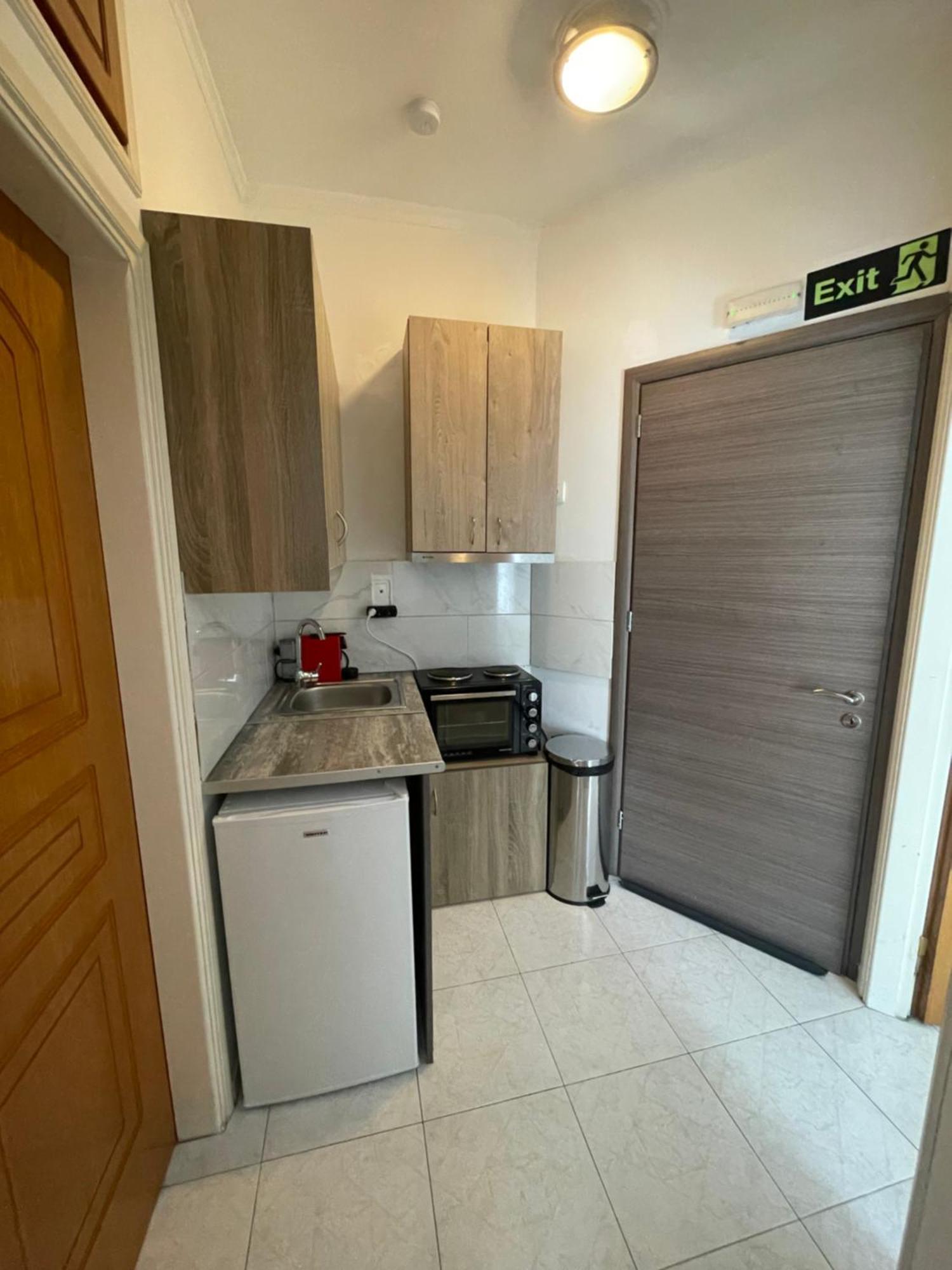 Greece Apartments Now Patras Bagian luar foto